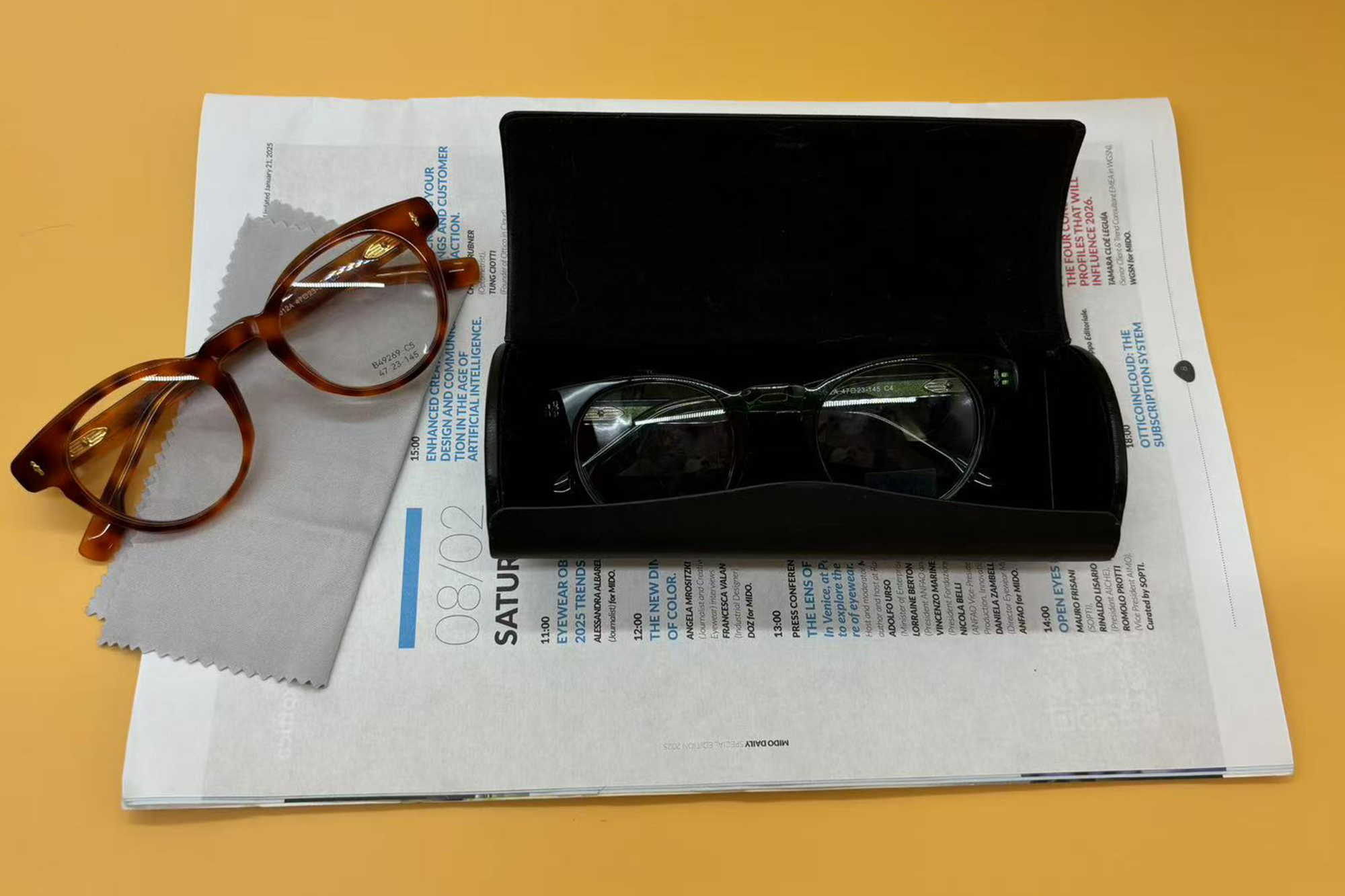 Microfiber Eyeglass Cleaning Cloth - Soft & Lint - Free for Glasses Microfiber Eyeglass Cleaning Cloth - Soft & Lint - Free for Glasses