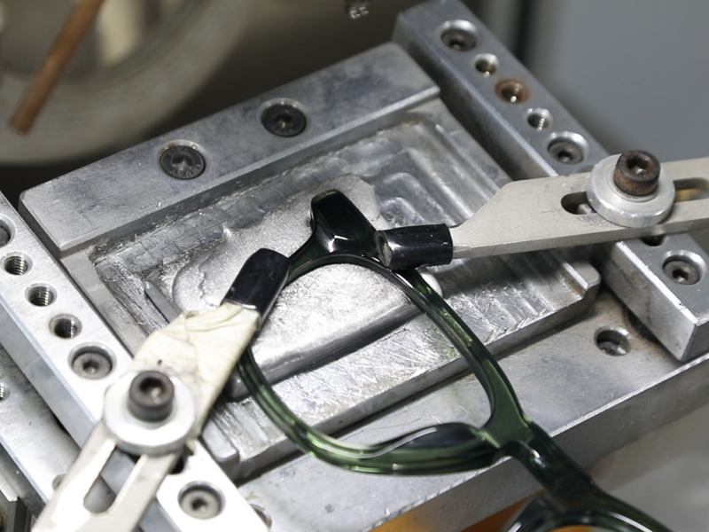 Nail Hinge Details