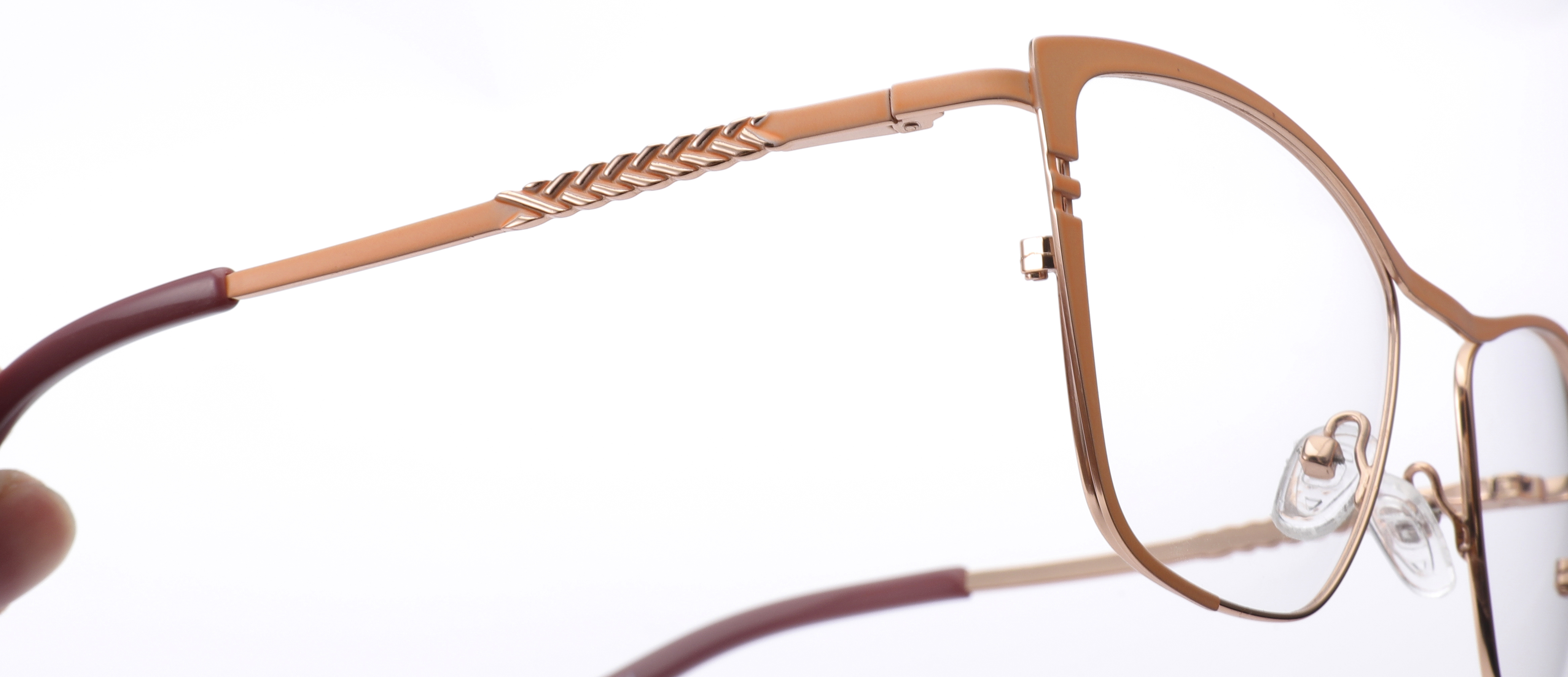 Fashionable Cat - Eye Metal Eyeglasses with Premium Craftsmanship